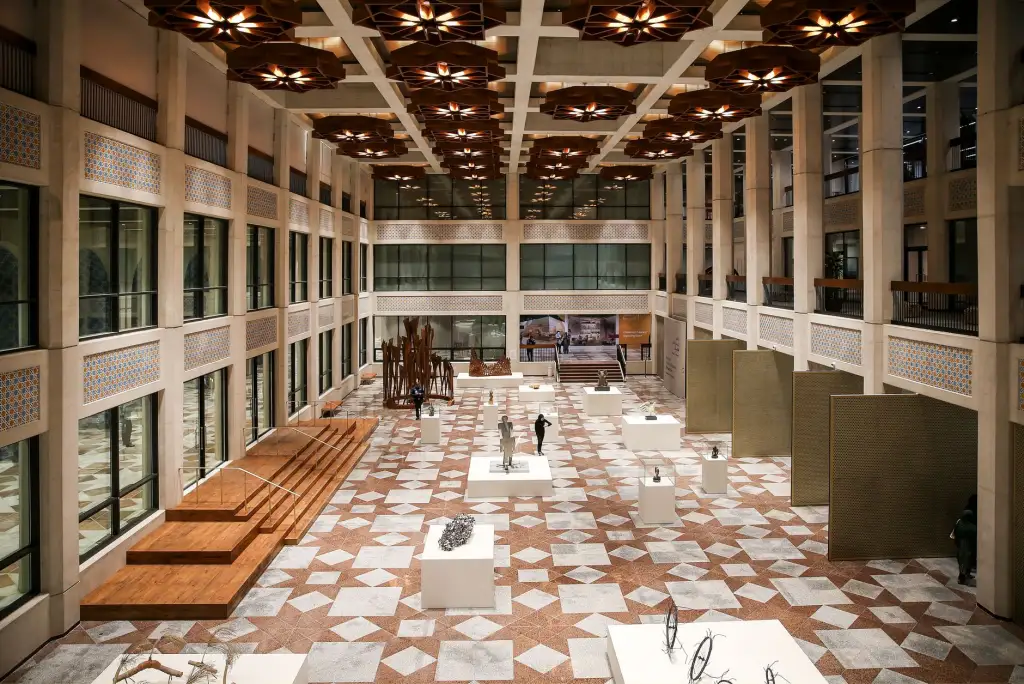 建筑工程五金交电选型对比:常见品牌性能与适用场景分析
